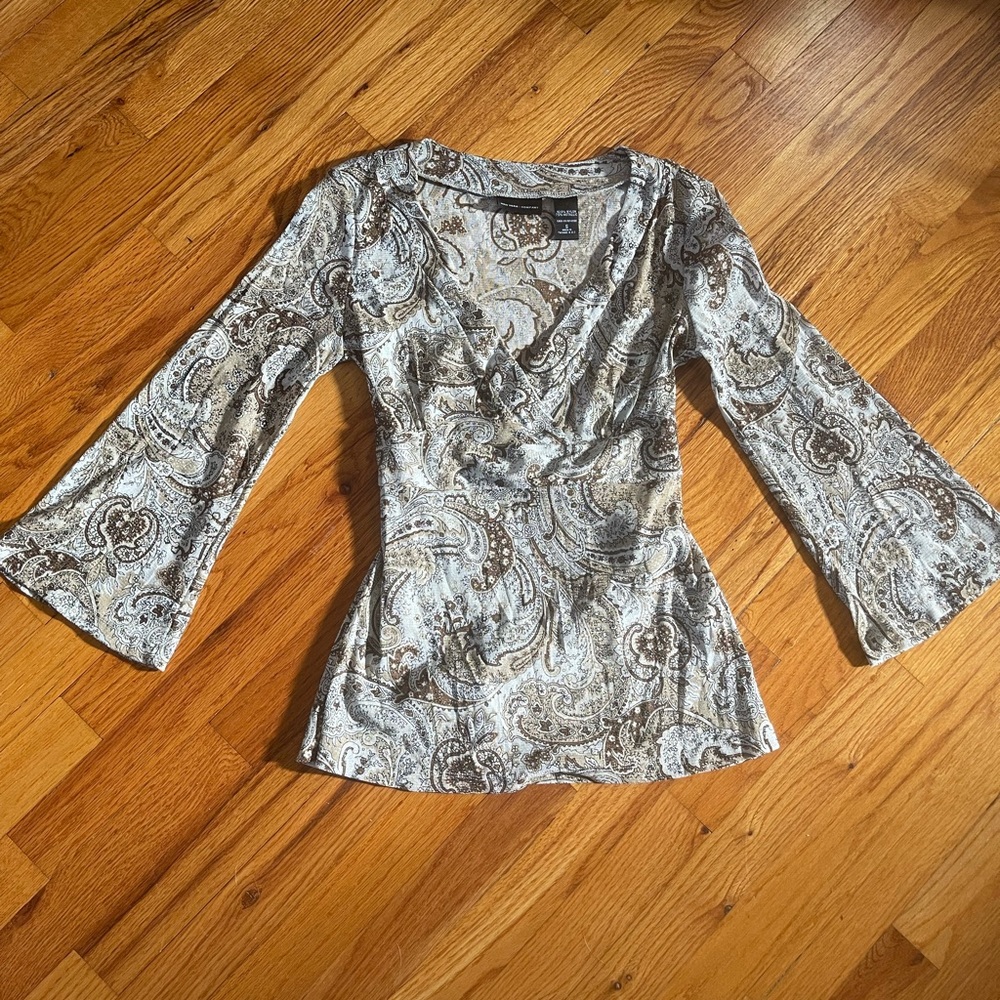 New York & Company Paisley Print Top. Perfect condition !